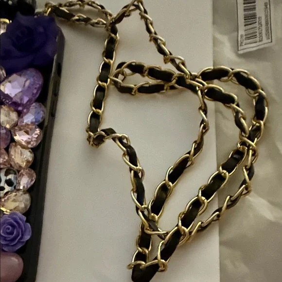 Embellished Phone Case with Chain - Picture 4 of 6